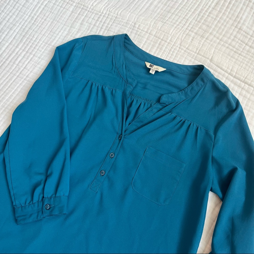 Kut from the Kloth Blue 3/4 sleeve Blouse